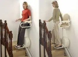 Monte-escalier debout